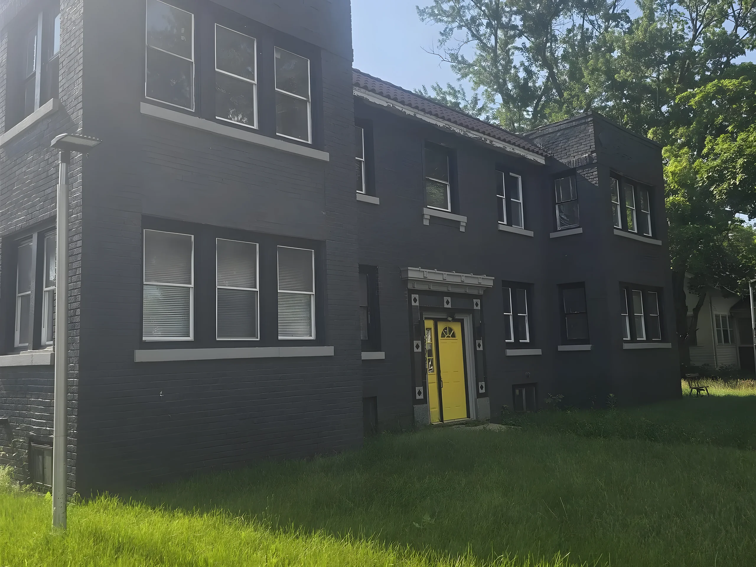 2027 S 5th St — Rockford, IL